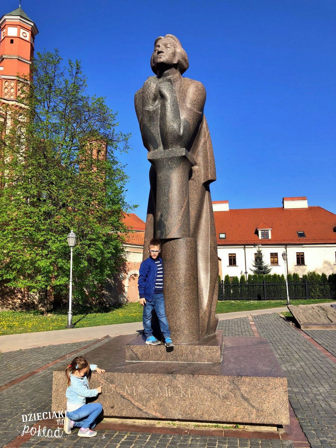 Wilno - pomnik Adama Mickiewicza