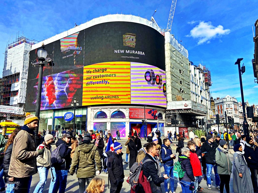 Londyn idealny na city break - Picadilly Circus